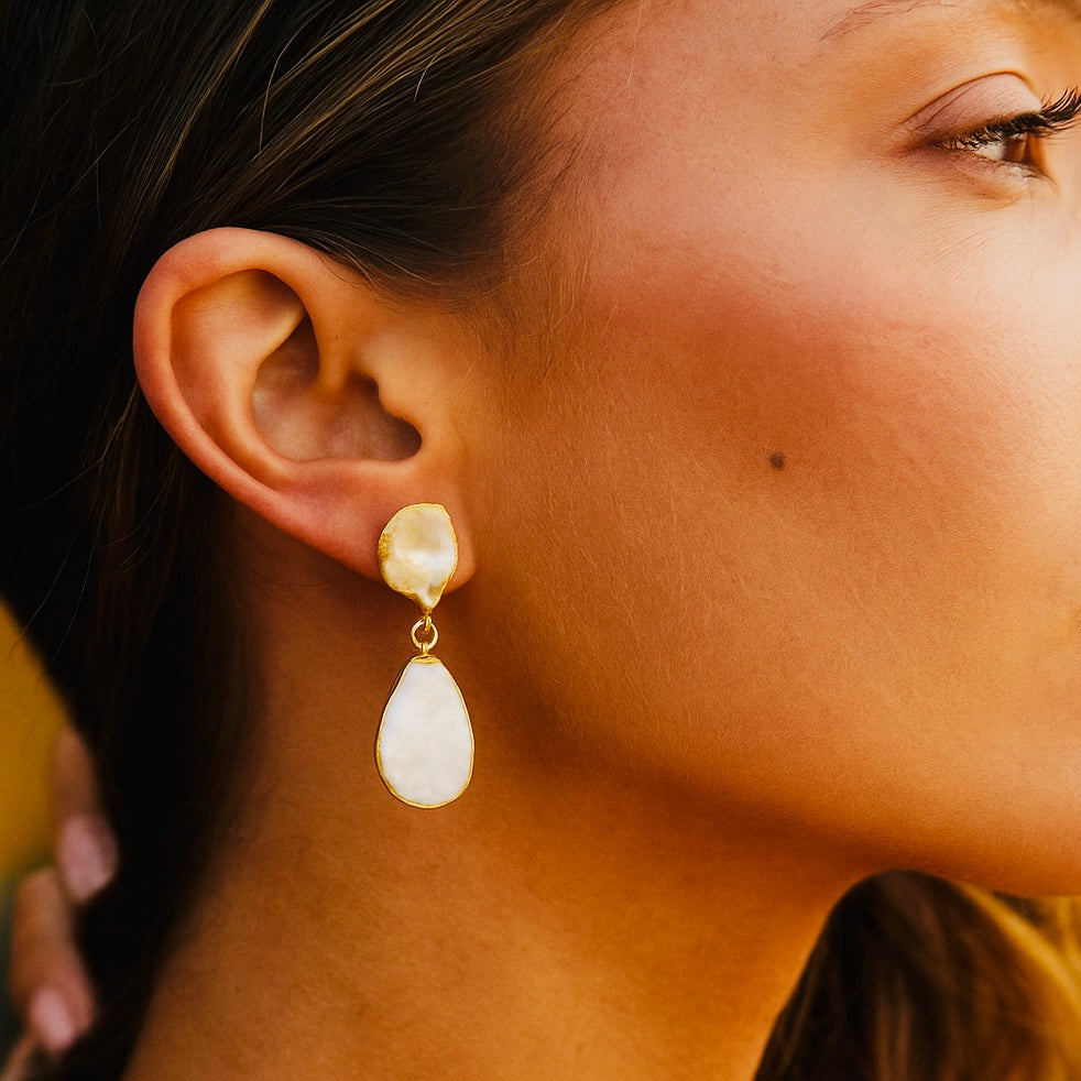 Sol Pearl Drop Earrings – Baroque & Gold