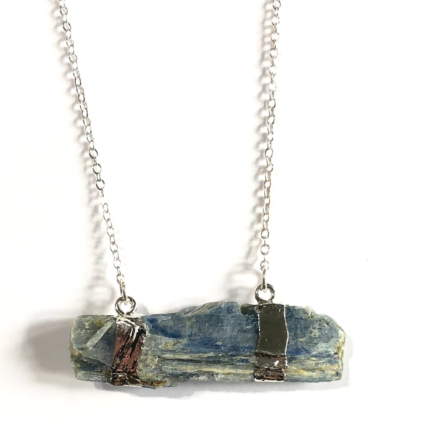 Horizon Bar Necklace - Kyanite & Gold