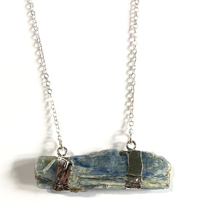 Horizon Bar Necklace - Kyanite & Gold